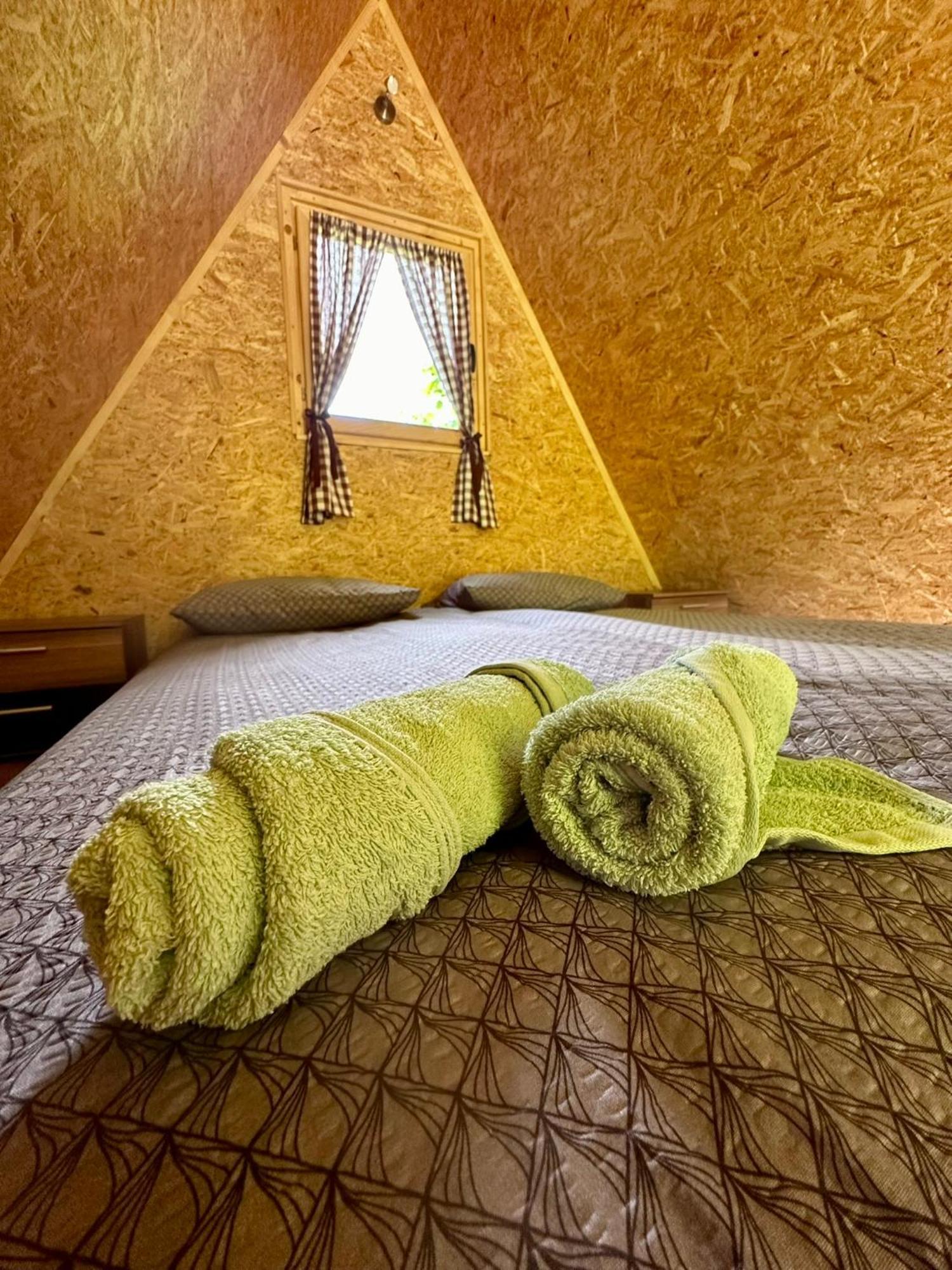 Glamping Krn 호텔 코바리드 외부 사진