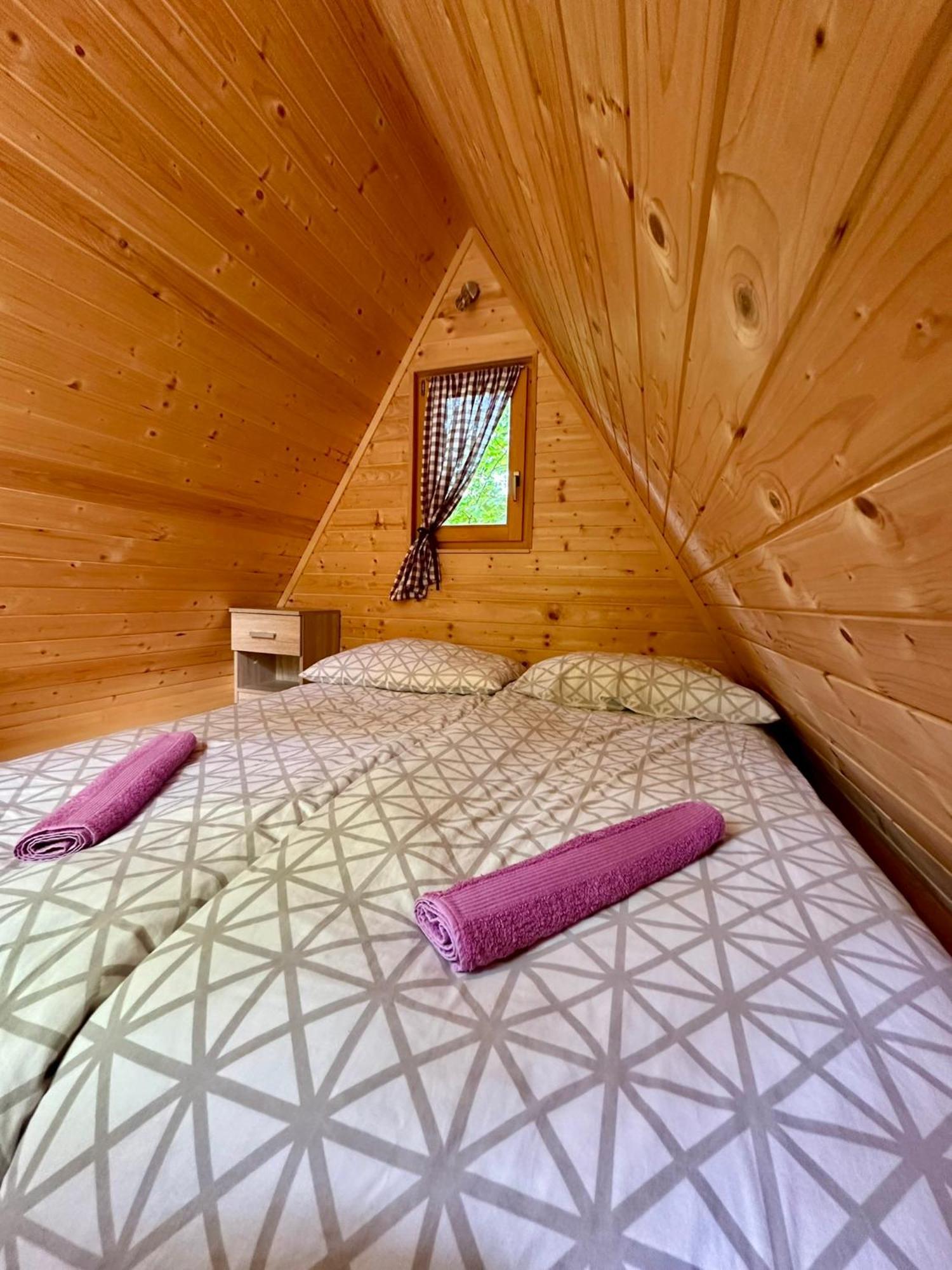 Glamping Krn 호텔 코바리드 외부 사진